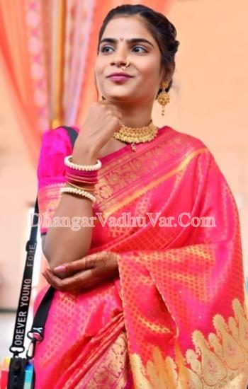 profile-photo profile-photo