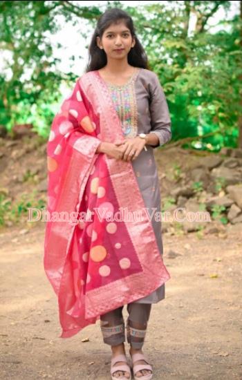 profile-photo profile-photo